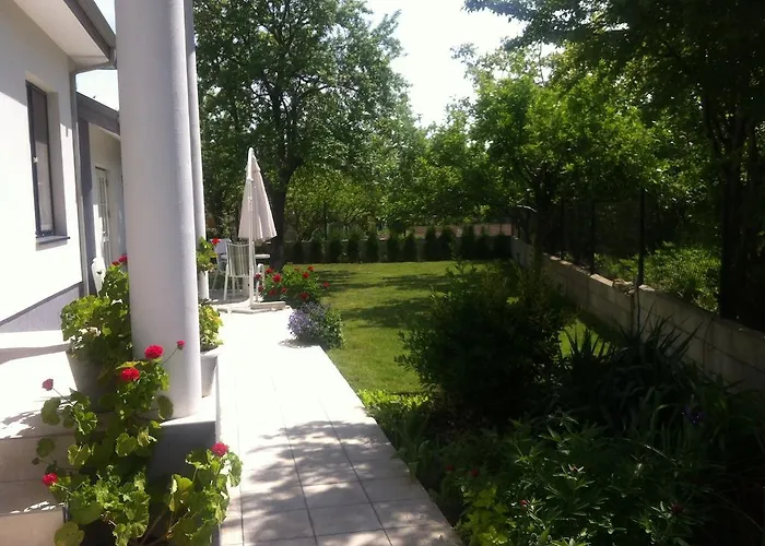 Дом отдыха White House Krapets *