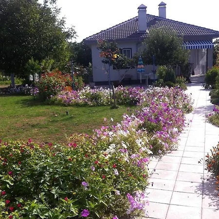 Feriehus White House Krapets