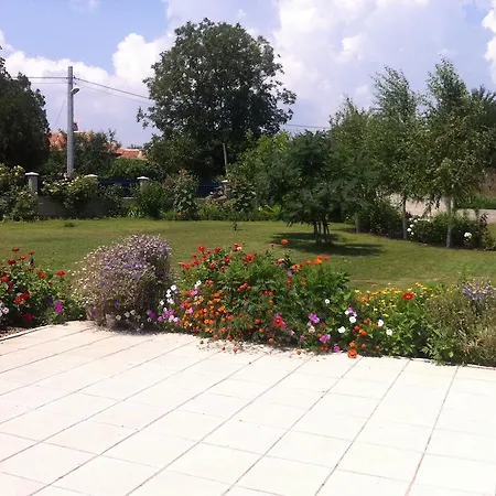 Holiday home White House Krapets *